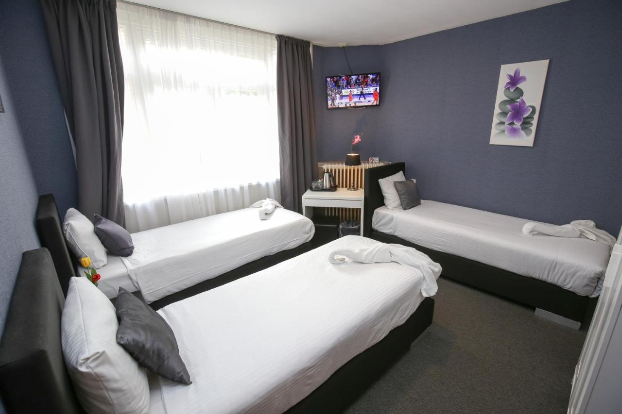 Dreibettzimmer mit eigenem Bad