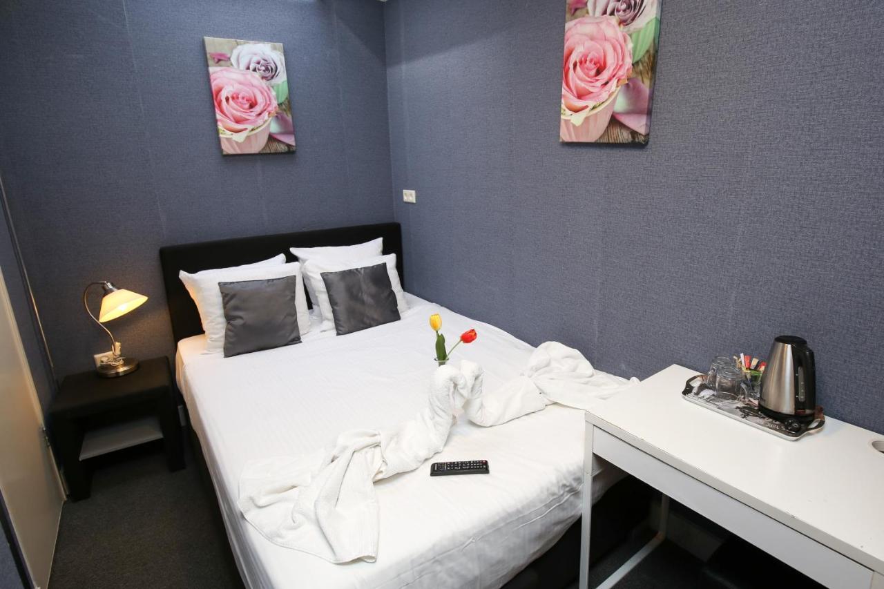 Zweibettzimmer mit eigenem Bad